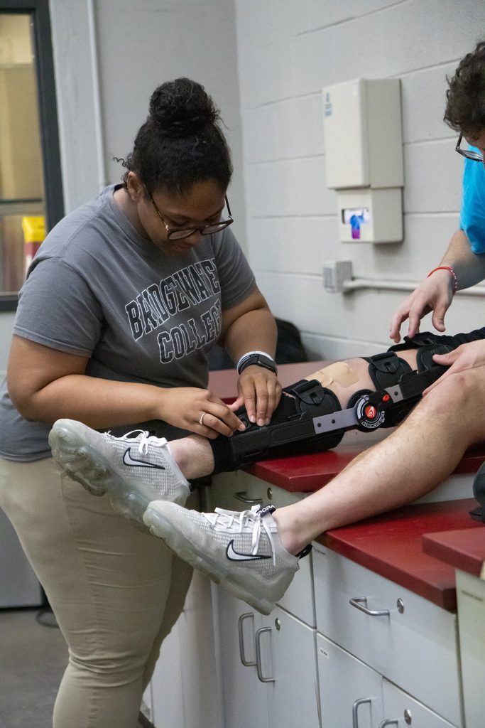 Female fixing knee brace