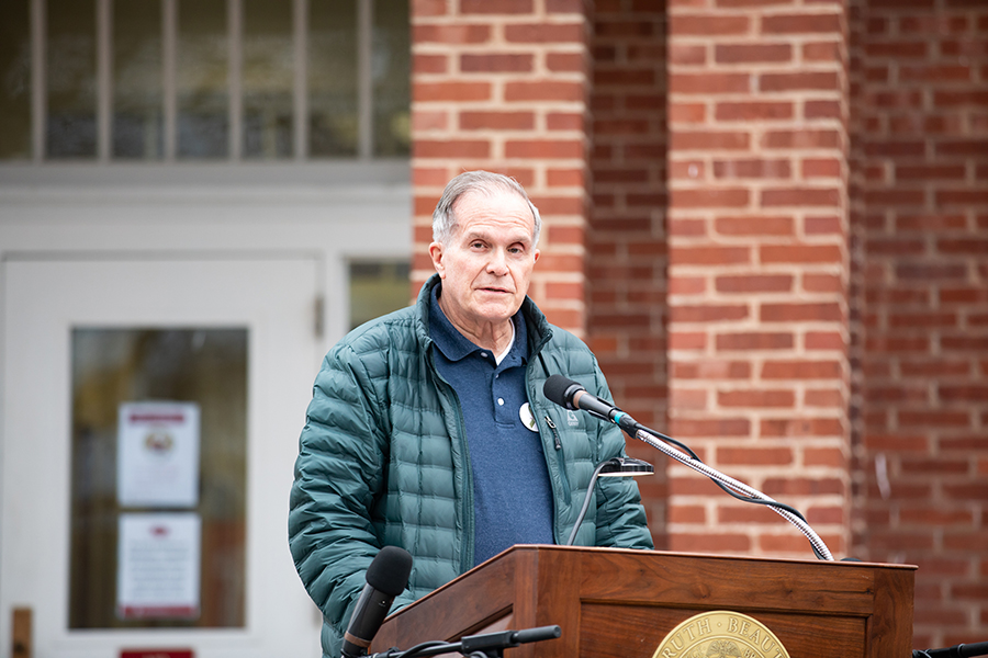 Town of Bridgewater Mayor Ted Flory '70 speaks to the crowd