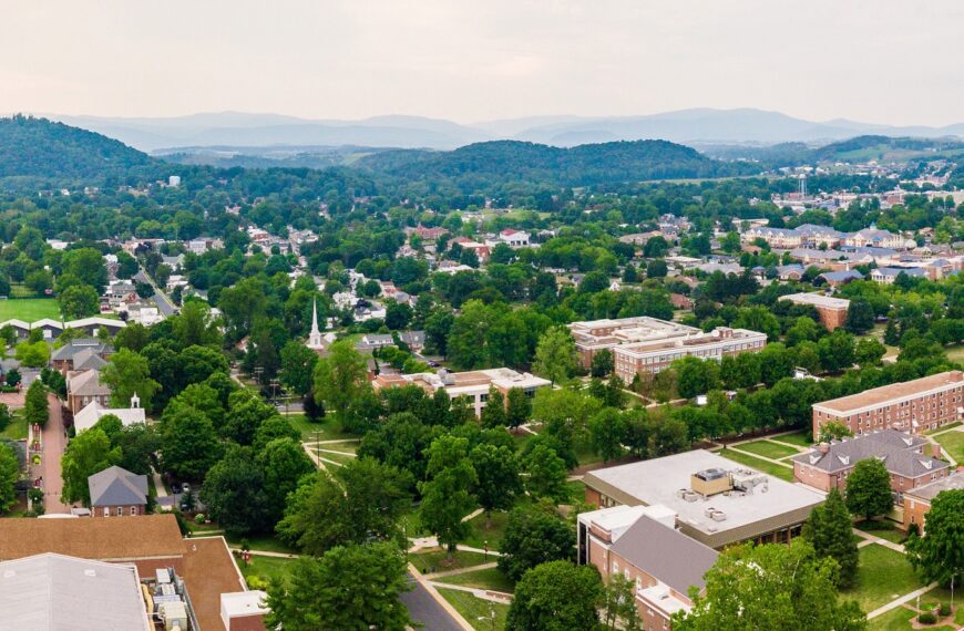 A drone image of Bridgewater College's campus