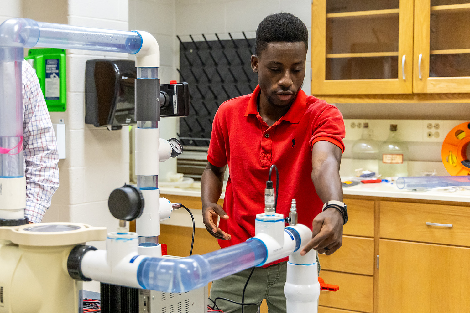 Endineering student at Bridgewater College working on research project